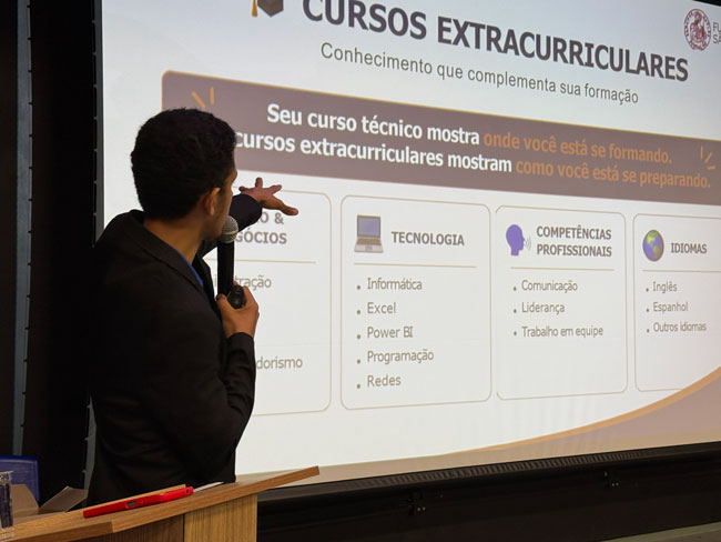 A importância da formação complementar também esteve entre os temas abordados pelos estudantes do Assunção durante o encontro.