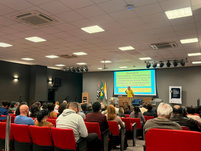 Palestra da Prof.ª Aldaíza Sposati